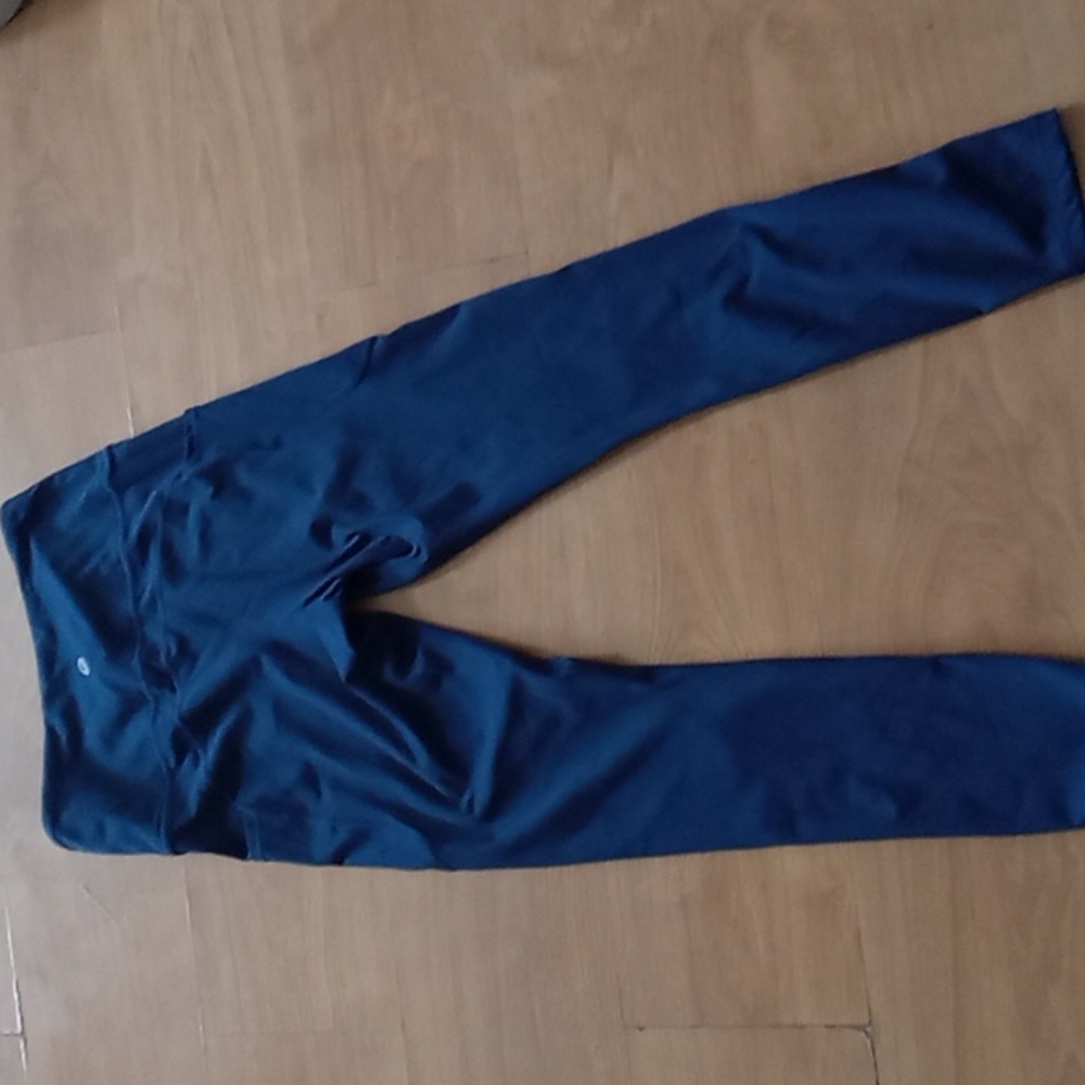 Dark blue leggings